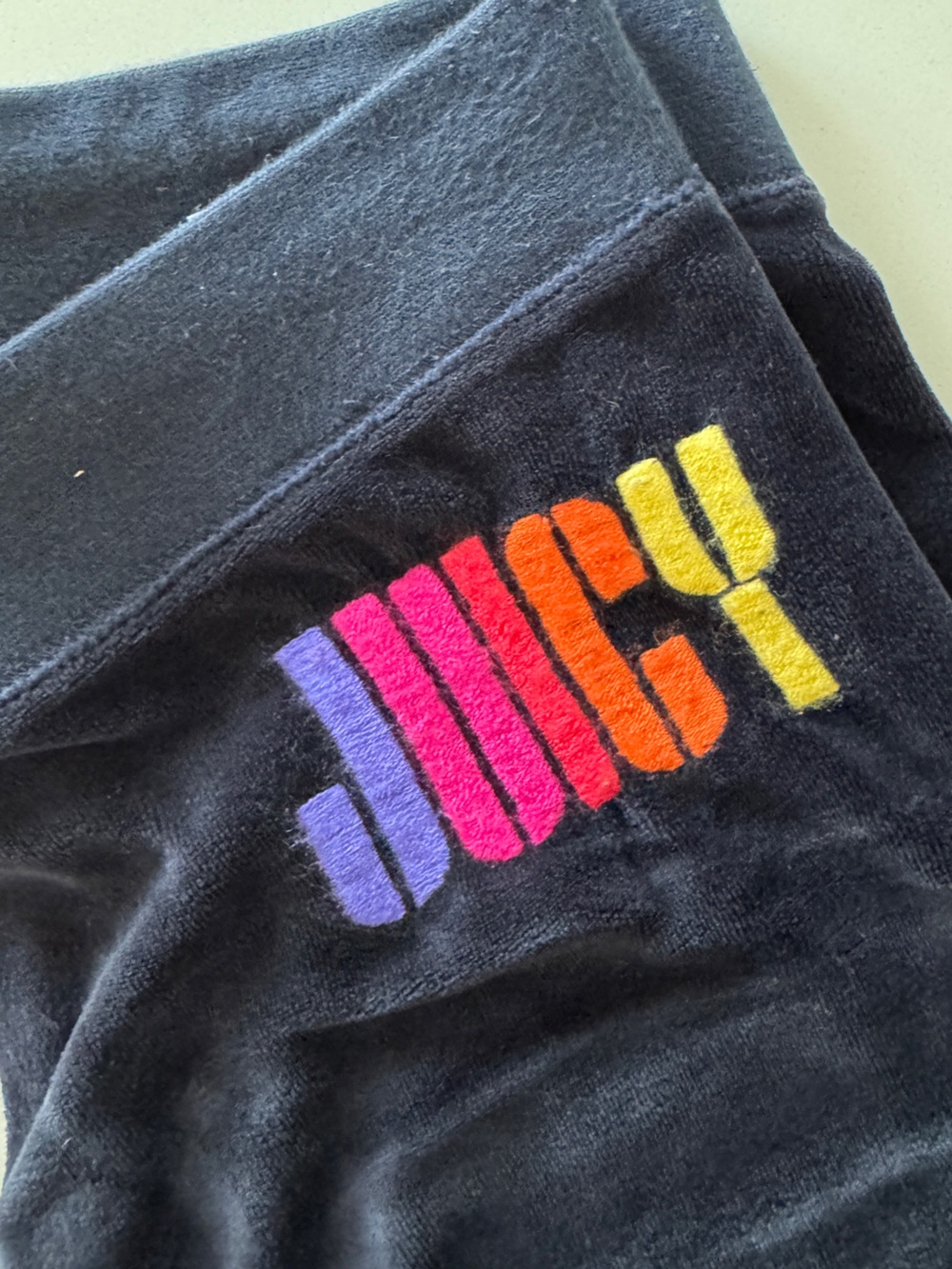 ππ¦ Juicy Couture Navy Velour Hoodie & Pants Set with Rainbow Logo Y2K Vintage - Picture 6 of 6